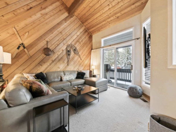 Beaver Creek Luxury Vacation Accommodation 200 Yard to Lift